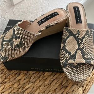 STEVEN by Steve Madden Wedges Size8.5
